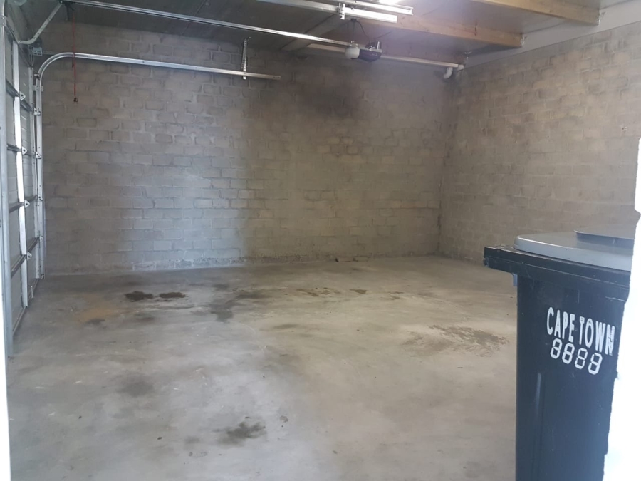 To Let 3 Bedroom Property for Rent in Parklands North Western Cape